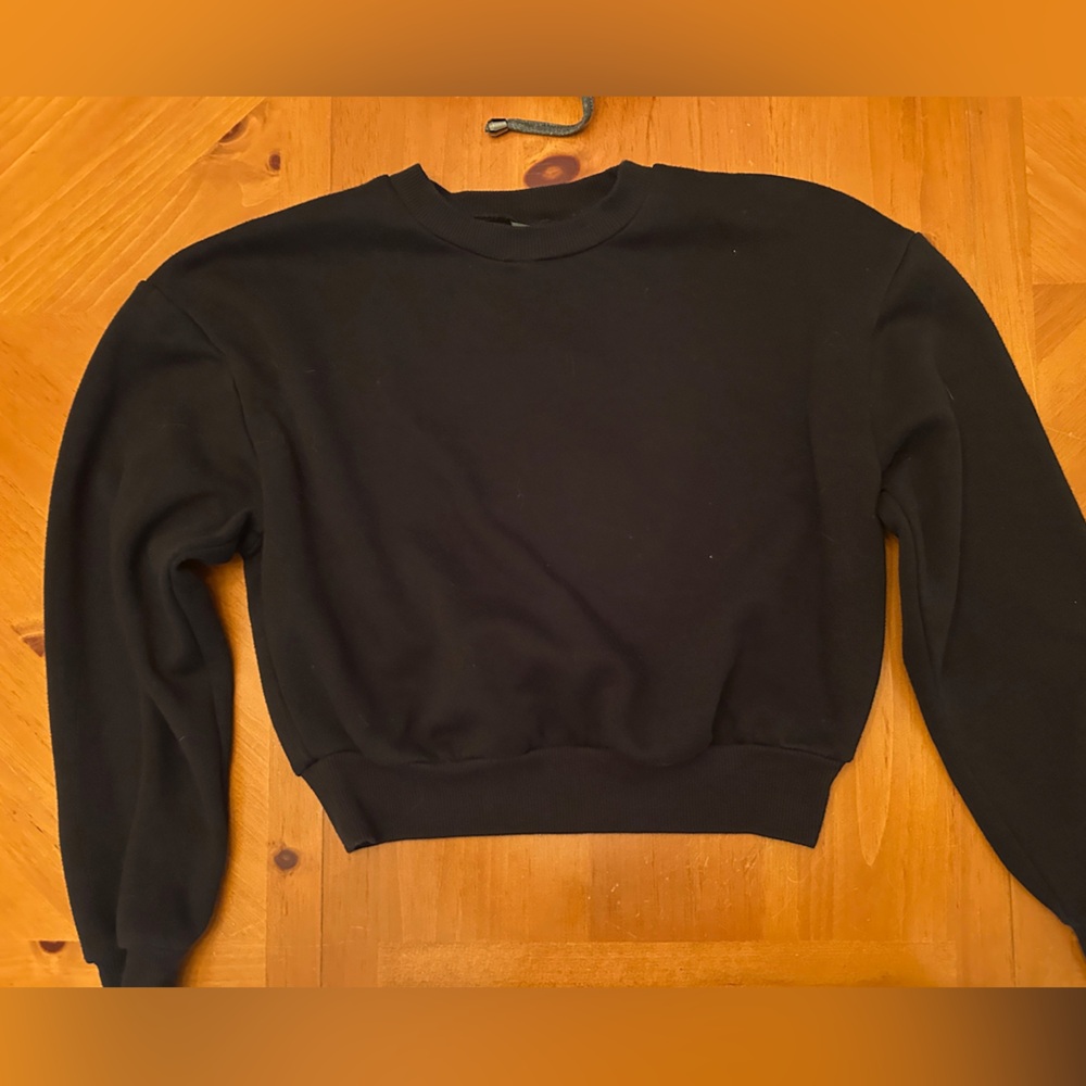 Wild Fable Black Cropped Crewneck Sweatshirt - Never Worn